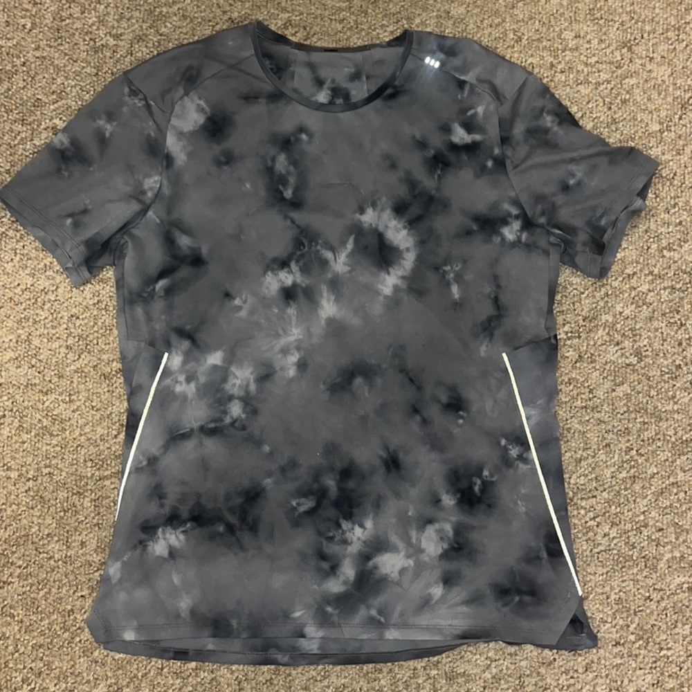 Lululemon Fast N’ Free shirt